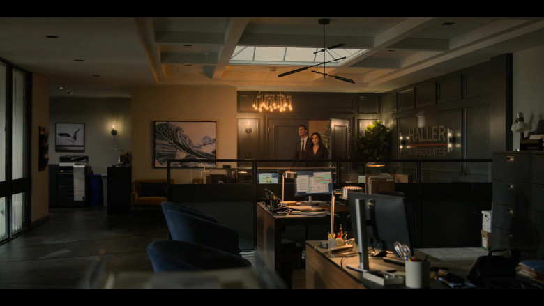 Dell Monitors in The Lincoln Lawyer S02E08 "Covenants and Stipulations" (2023) - 387059