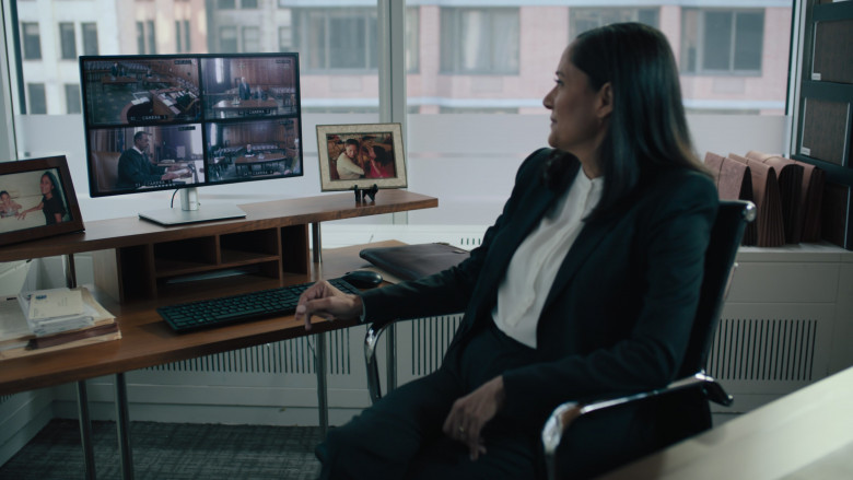 Dell Monitor and Keyboard in Billions S07E01 "Tower of London" (2023) - 389133