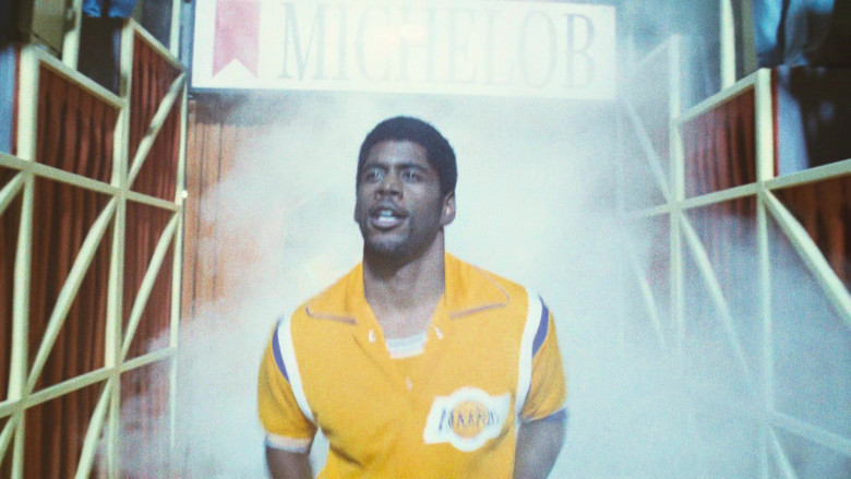 Michelob Beer Sign in Winning Time: The Rise of the Lakers Dynasty S02E02 "The Magic Is Back" (2023) - 389647