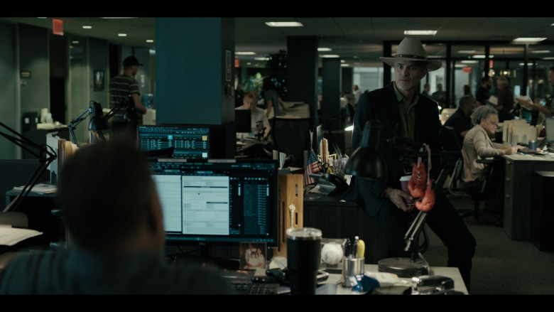 Dell Monitor and Cisco Phone in Justified: City Primeval S01E08 "The Question" (2023) - 397019