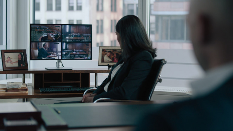 Dell Monitor and Keyboard in Billions S07E01 "Tower of London" (2023) - 389137