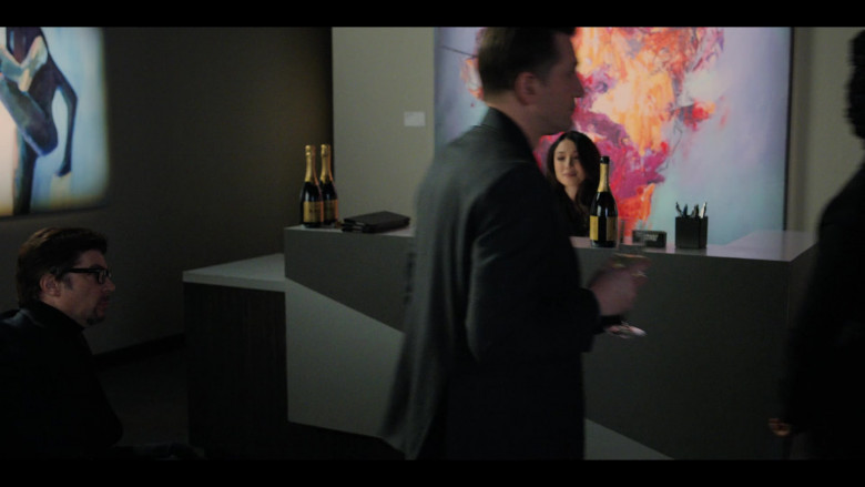 Krug Champagne in The Lincoln Lawyer S02E06 "Withdrawal" (2023) - 386948