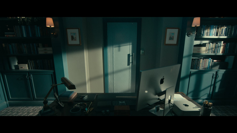 Apple Studio Display and Mac Studio Computer in The Afterparty S02E05 "Sebastian" (2023) - 387323