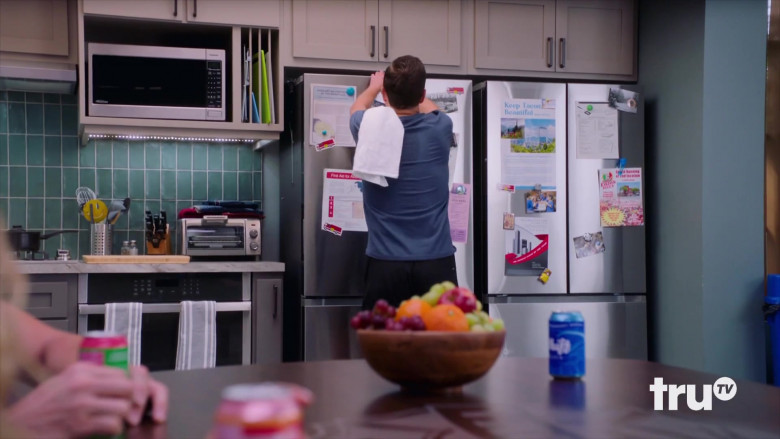 Panasonic Microwave Oven in Tacoma FD S04E11 "It's a Penisi-ful Life" (2023) - 408944