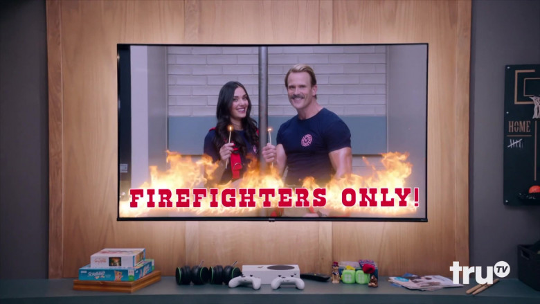 Xbox Console in Tacoma FD S04E10 "Firefighters Only" (2023) - 405883