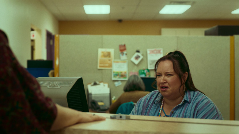 Dell Monitor in Reservation Dogs S03E07 "Wahoo!" (2023) - 398191