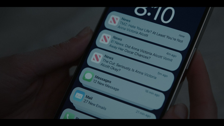 Apple iPhone and Apple News App in American Horror Story: Delicate S12E02 "Rockabye" (2023) - 407664
