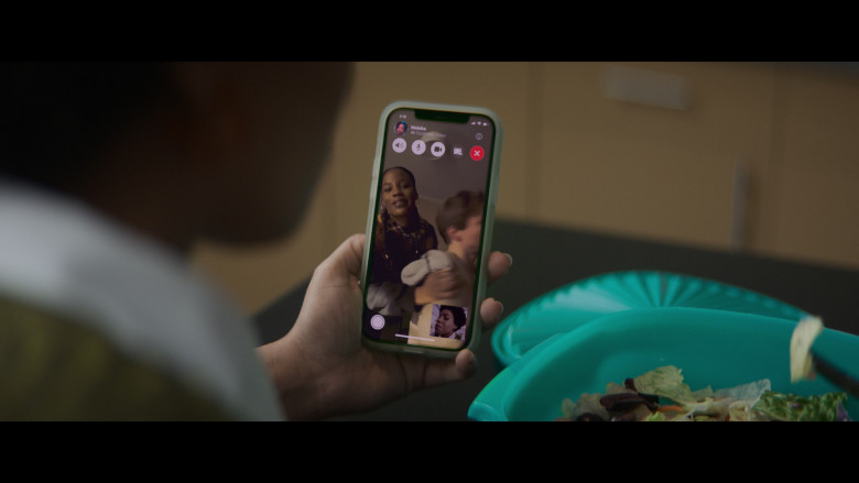 Apple FaceTime App in The Other Black Girl S01E06 "Fake Smile" (2023) - 401984