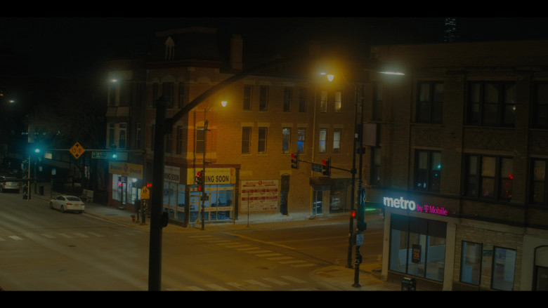 Metro by T-Mobile Wireless Company in The Chi S06E07 "Long Live" (2023) - 403221