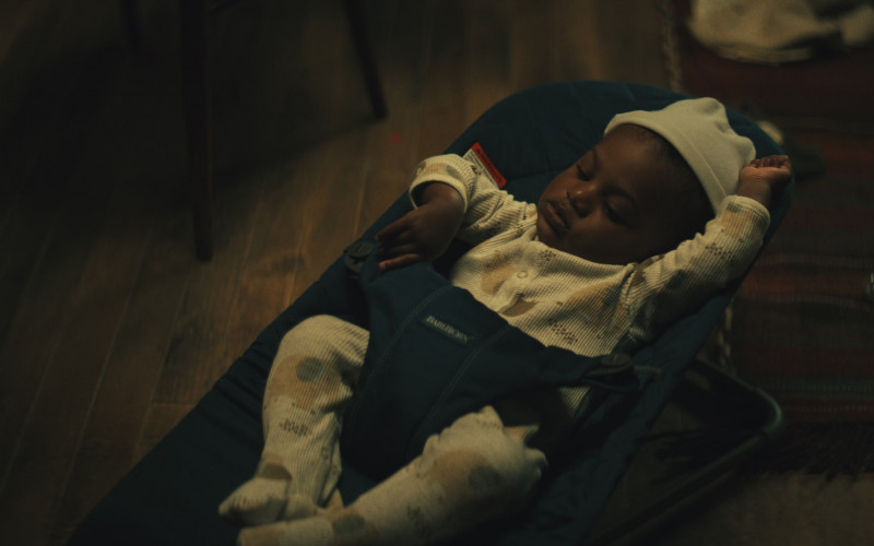 BabyBjörn Bouncer in The Changeling S01E02 "Then Comes a Baby in a Baby Carriage" (2023)