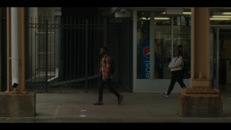 Pepsi Vending Machine in The Chi S06E08 "Who Shot Ya?" (2023) - 405929