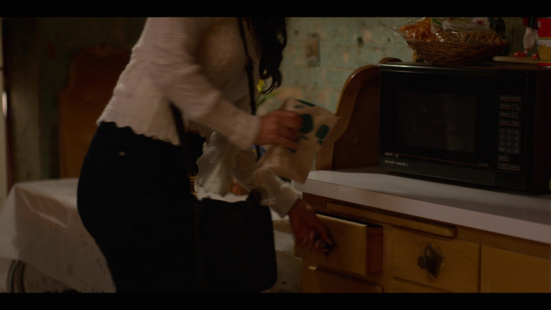 Sharp Microwave Oven in Power Book IV: Force S02E01 "Tommy's Back" (2023) - 397804