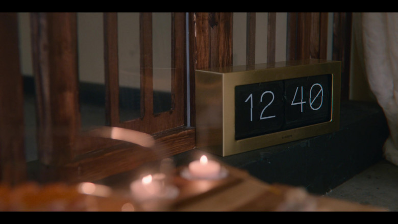 Karlsson Clock in Sex Education S04E01 (2023) - 404460