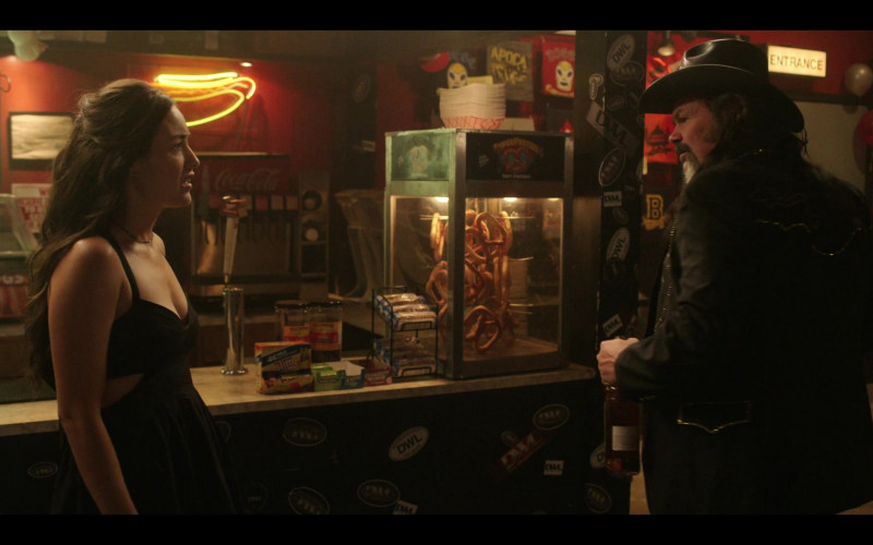 Slim Jim Snacks, Wrigley DoubleMint Gum, Extra Gum in Heels S02E07 "The Things That Matter" (2023)