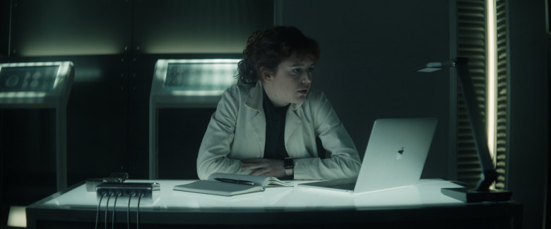 Apple MacBook Laptops and Watches in Invasion S02E03 "Fireworks" (2023) - 398137