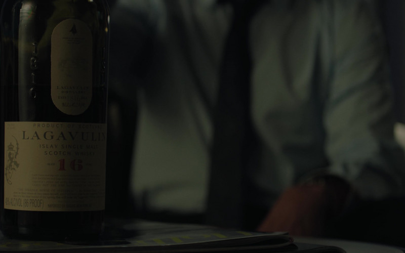 Lagavulin 16 Year Old Scotch Whisky in The Morning Show S03E02 "Ghost in the Machine" (2023)