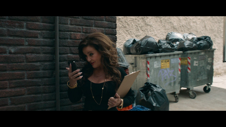 Apple iPhone Smartphone Used by Actress in My Big Fat Greek Wedding 3 (2023) - 407257