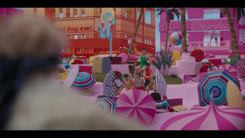 Vision Softboards and Bumpboxx Boombox Players in Barbie (2023) - 400928