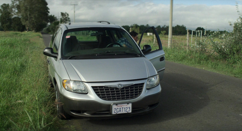 Chrysler Voyager Car of Michael Peña as José in A Million Miles Away (2023) - 402224