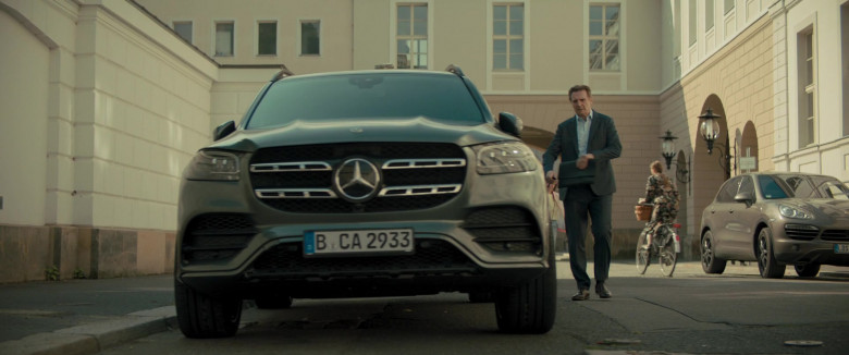 Mercedes-Benz GLS Car of Liam Neeson as Matt Turner in Retribution (2023) - 402144