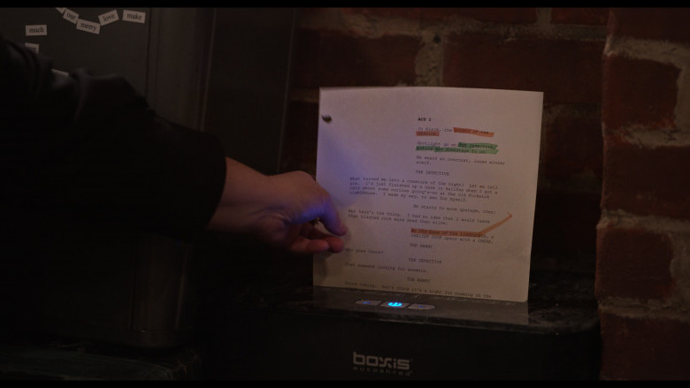 Boxis Autoshred Microcut Shredder in Only Murders in the Building S03E06 "Ghost Light" (2023) - 397925