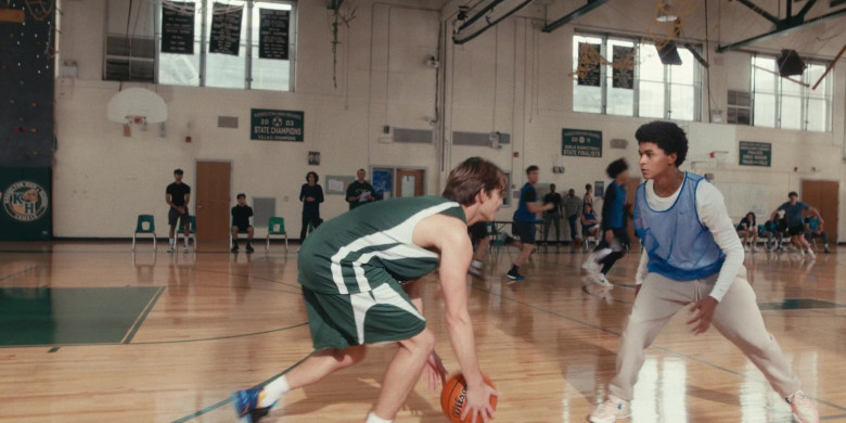 Wilson Basketball in Harlan Coben's Shelter S01E05 "See Me Feel Me Touch Me Heal Me" (2023) - 397473