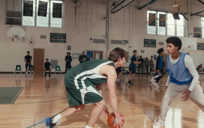 Wilson Basketball in Harlan Coben's Shelter S01E05 "See Me Feel Me Touch Me Heal Me" (2023)