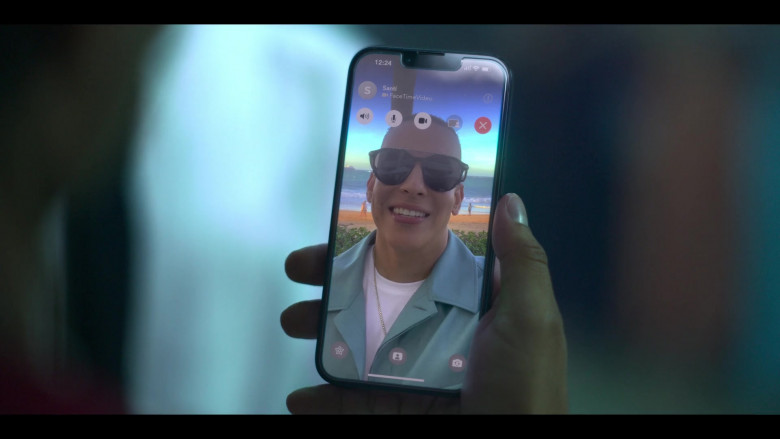 Apple iPhone and FaceTime App in Neon S01E01 "The Dream" (2023) - 417141