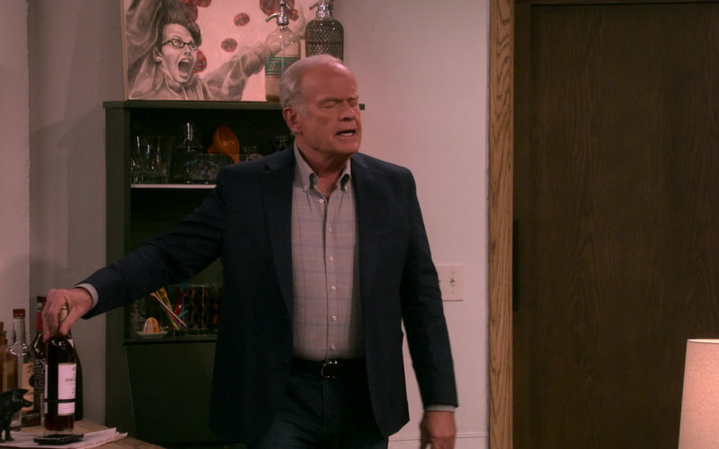 Tito's Vodka, Pasote Tequila, The Macallan Whisky in Frasier S01E01 "The Good Father" (2023)
