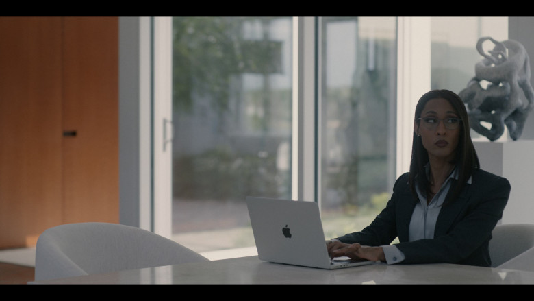 Apple MacBook Laptop of Michaela Jaé Rodriguez as Nicolette in American Horror Story: Delicate S12E03 "When the Bough Breaks" (2023) - 410565