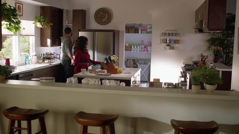Axion Dishwashing Liquid, Seventh Generation Disinfecting Spray Cleaners and 100% Recycled Paper Towels, Illy Ground Espresso Classico Coffee and Harney and Sons Teas in All Rise S03E13 "Trouble Woman" (2023) - 409866