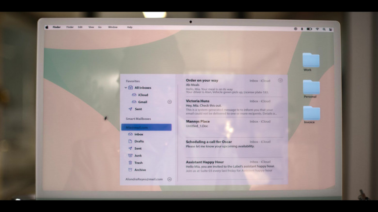 Apple Mac OS in Neon S01E01 "The Dream" (2023) - 417150