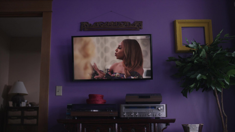 Samsung TV in The Irrational S01E06 "Point and Shoot" (2023) - 423622