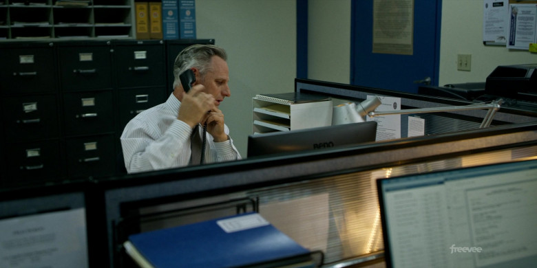 Benq PC Monitors in Bosch: Legacy S02E01 "The Lady Vanishes" (2023) - 416575