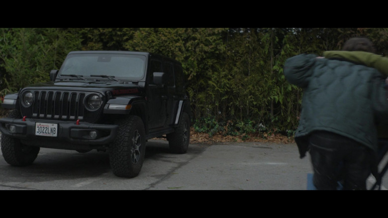 Jeep Wrangler Car in Goosebumps S01E05 "Reader Beware" (2023) - 415132