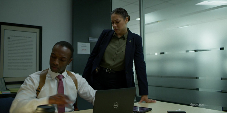 Dell Laptop in Bosch: Legacy S02E01 "The Lady Vanishes" (2023) - 416600