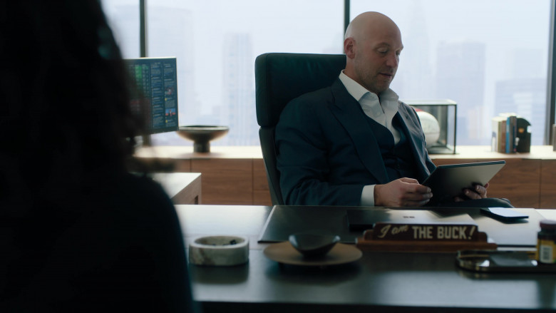 Microsoft Surface Tablet and Laptop in Billions S07E09 "Game Theory Optimal" (2023) - 412062