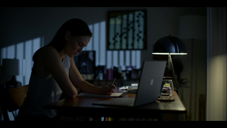 Microsoft Surface Laptop in Bosch: Legacy S02E05 "Hollywood Forever" (2023) - 423078