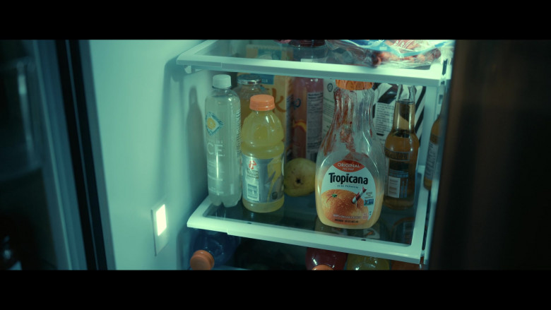 Sparkling Ice, Gatorade, Tropicana Juice in The Fall of the House of Usher S01E03 "Murder in the Rue Morgue" (2023) - 413421