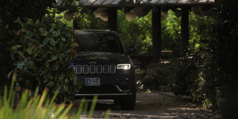 Jeep Grand Cherokee Car of Reese Witherspoon as Bradley Jackson in The Morning Show S03E05 "Love Island" (2023) - 410286