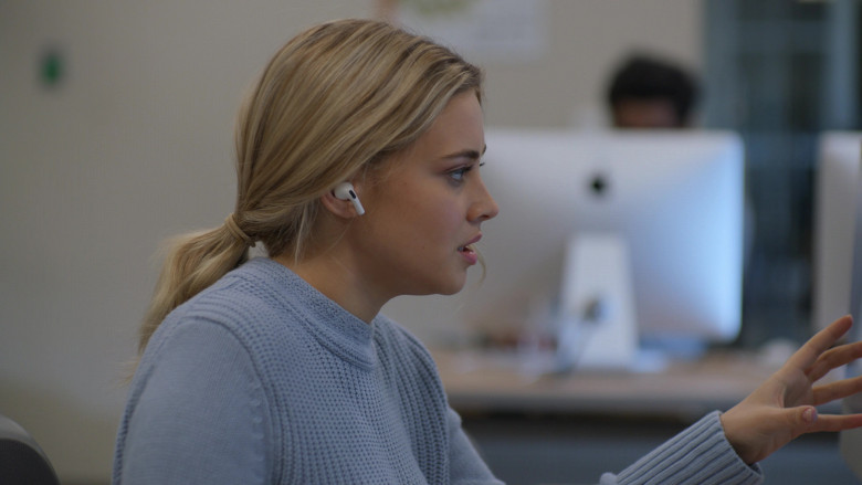 Apple AirPods Wireless Earphones in The Other Zoey (2023) - 418907