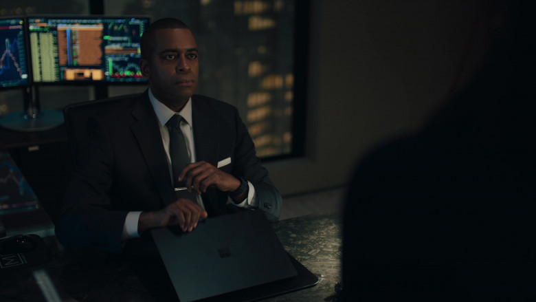 Microsoft Surface Laptop in Billions S07E09 "Game Theory Optimal" (2023) - 412054