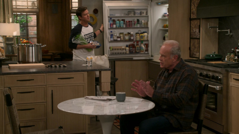 Farmland Milk, Fiji Water, Bubly, Vizzy and LaCroix Cans in Frasier S01E04 "Trivial Pursuits" (2023) - 421548