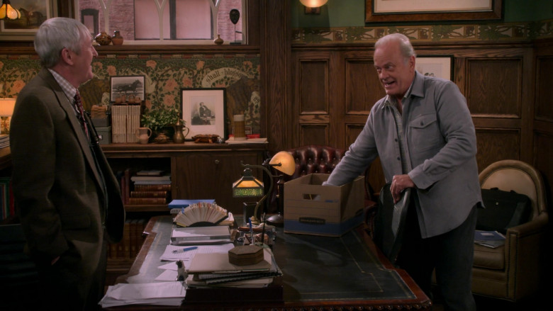 Bankers Box in Frasier S01E02 "Moving In" (2023) - 414574