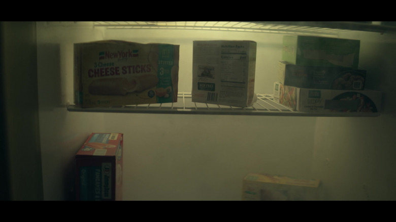 New York Bakery Three Cheese Breadsticks and Jimmy Dean in Doom Patrol S04E08 "Fame Patrol" (2023) - 414330
