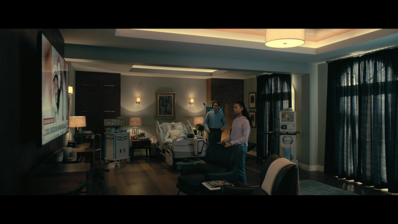 Stryker Hospital Bed in The Fall of the House of Usher S01E06 "Goldbug" (2023) - 413993