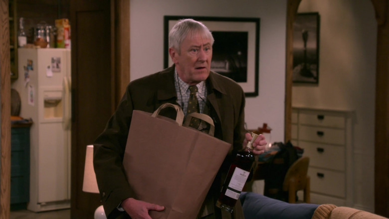 The Macallan Single Malt Scotch Whisky in Frasier S01E01 "The Good Father" (2023) - 414481