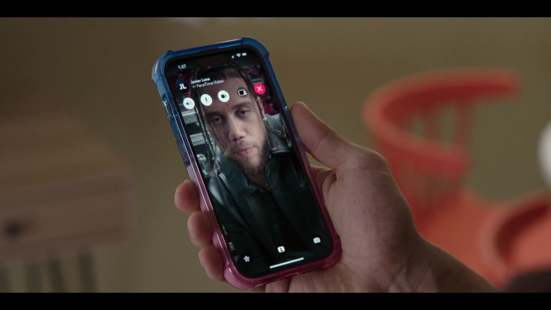 Apple iPhone and FaceTime App in Neon S01E08 "The Reality" (2023) - 418206