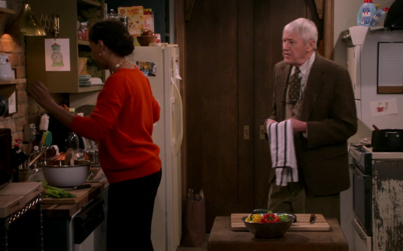 Post Honey Bunches of Oats Cereal in Frasier S01E01 "The Good Father" (2023)