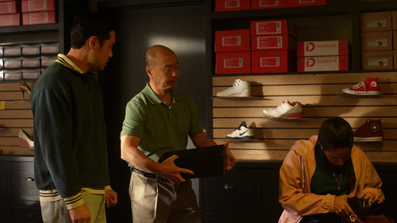 Nike and Converse Shoes in Quantum Leap S02E05 "One Night in Koreatown" (2023) - 425394